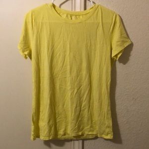 Never worn gap shirt